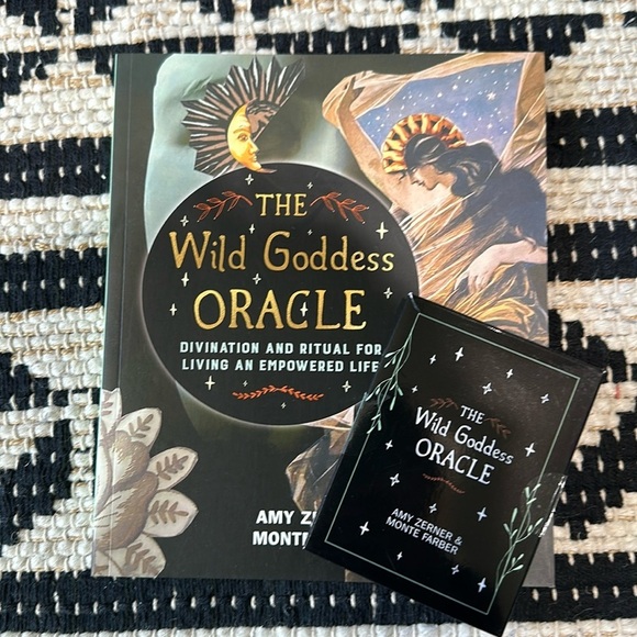 other Other - The wild goddess oracle set